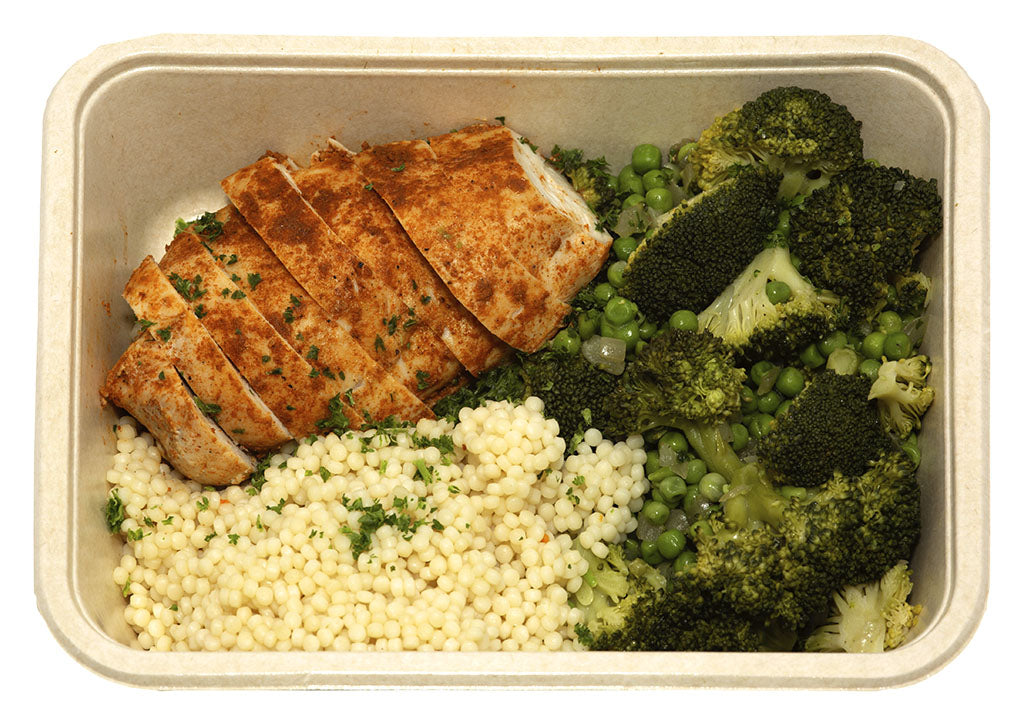 Kip met parelcouscous broccoli en erwtjes