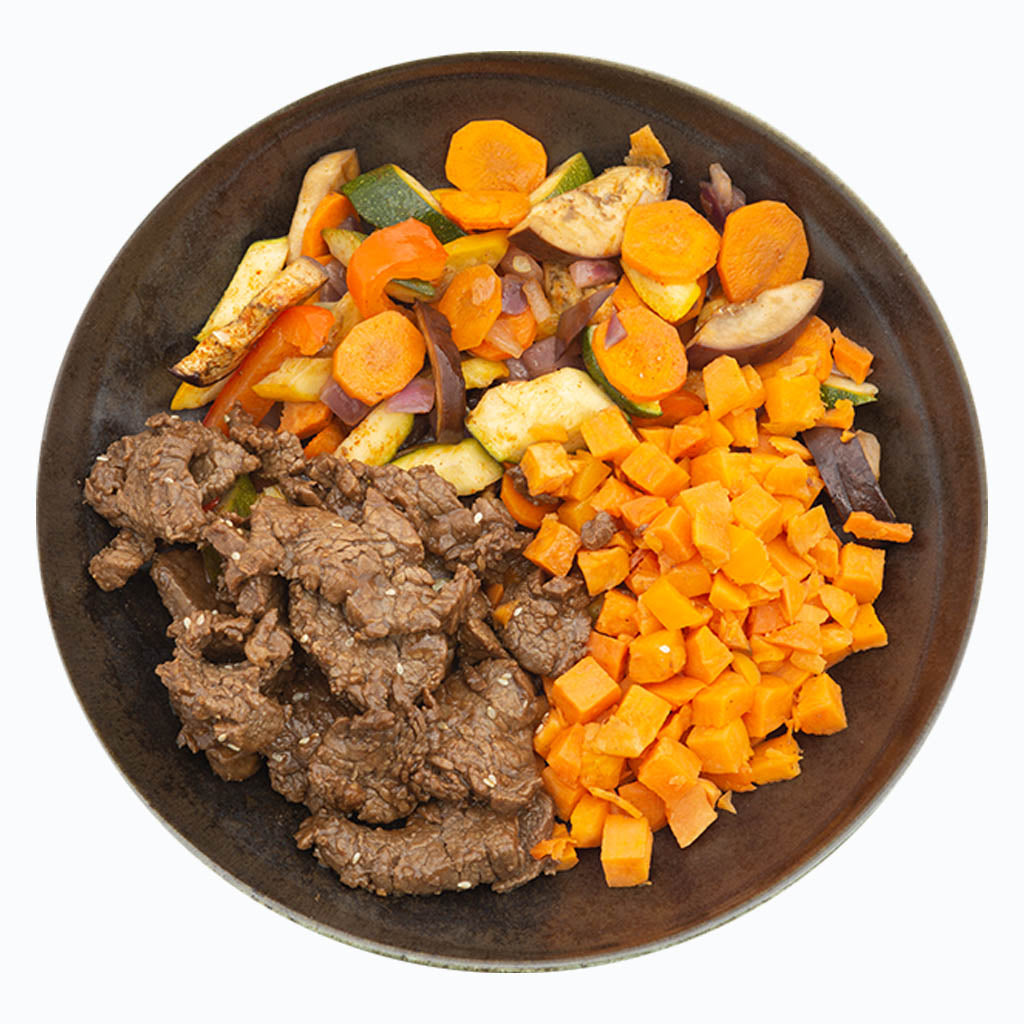 Beef teriyaki met zoete aardappel en mediteraanse ratatouille